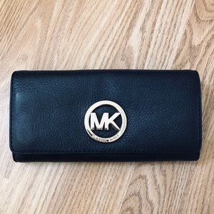 Michael Kors Fulton Flap Wallet